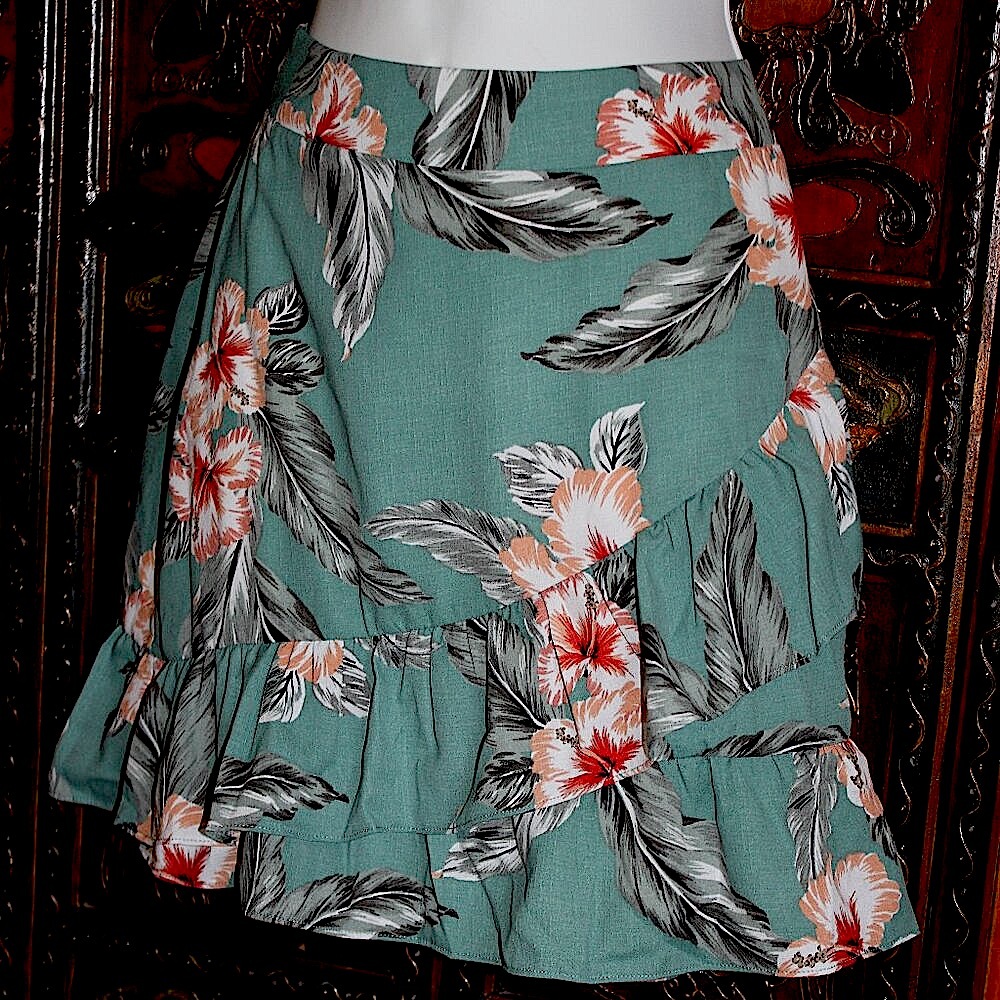 New Cupcakes And Cashmere Bristol Blue Floral Tropical Ruffle Mini Skirt